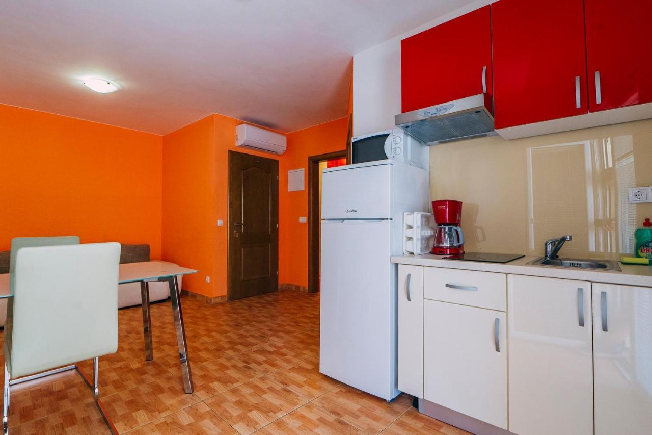 Apartments Luxur Center Baška Voda Dış mekan fotoğraf